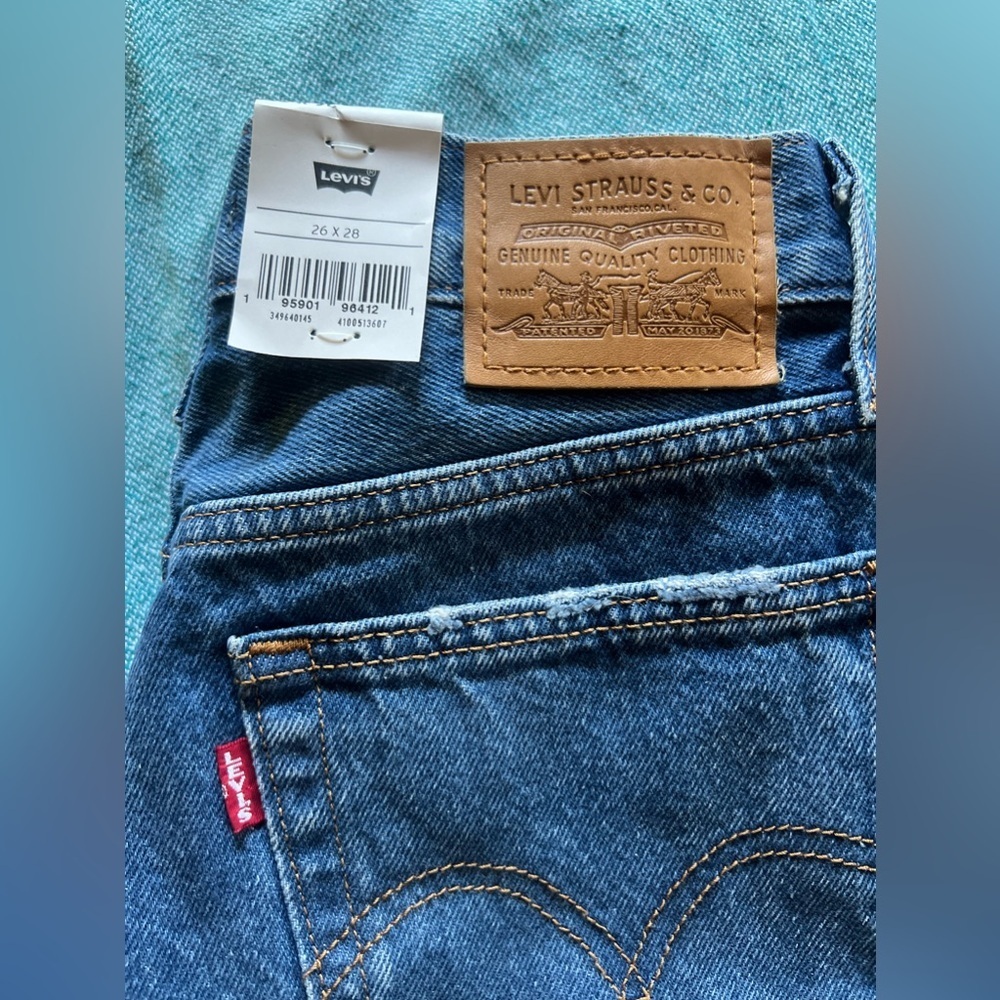 NWT Levi’s Women's Premium Wedgie Straight Jeans 26 - Picture 6 of 14